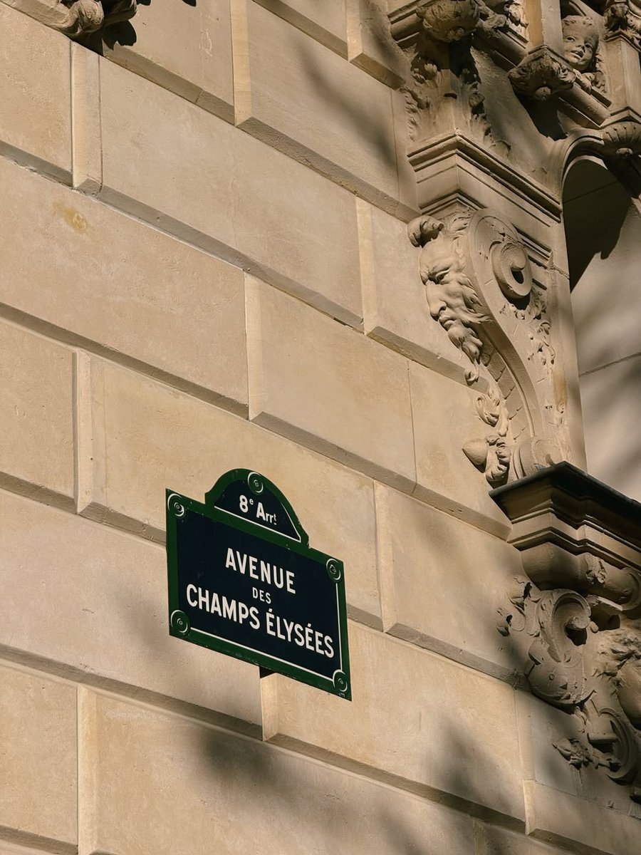 Parisian Aesthetics tweet media