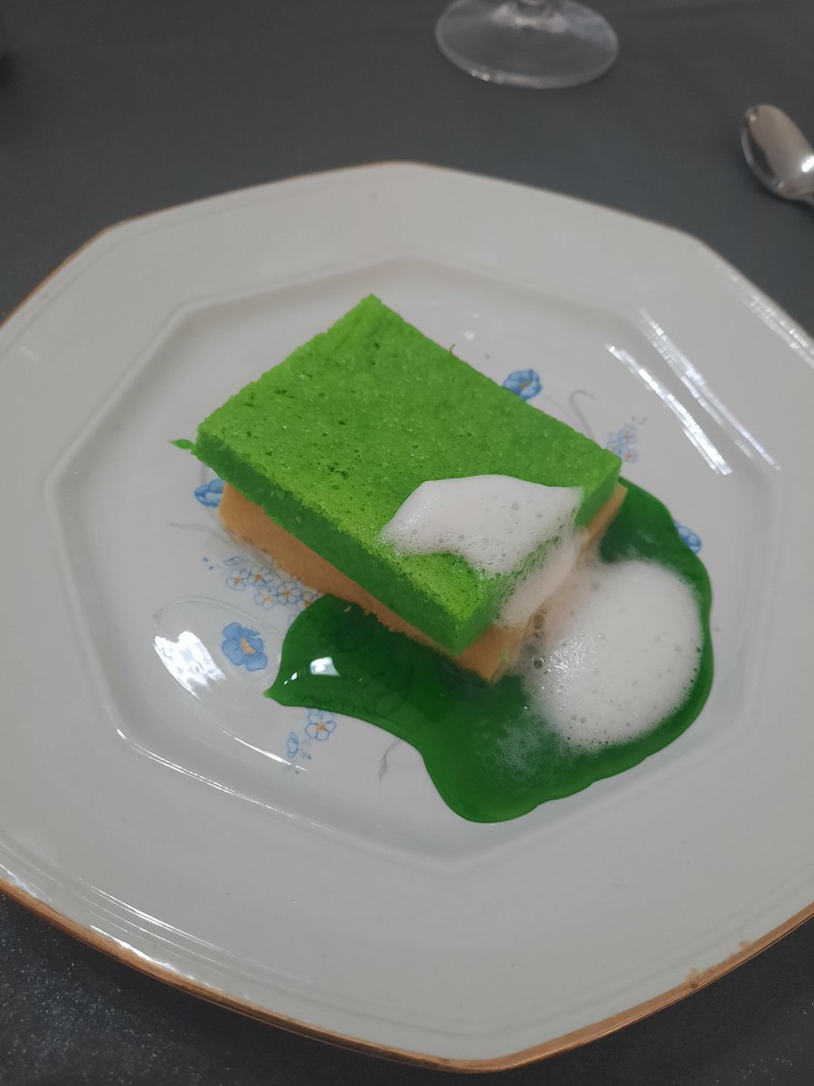 Biblioteca Leviatán 📚 tweet media