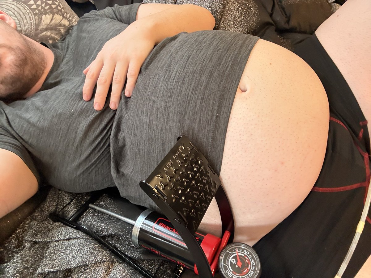 GrowBalloon's tweet image. If I pump any more I’ll burst~ but god how I wanna keep pumping !😈

Some after math photos with the new pump! Video coming later~ 😙
#bellyinflation #inflation