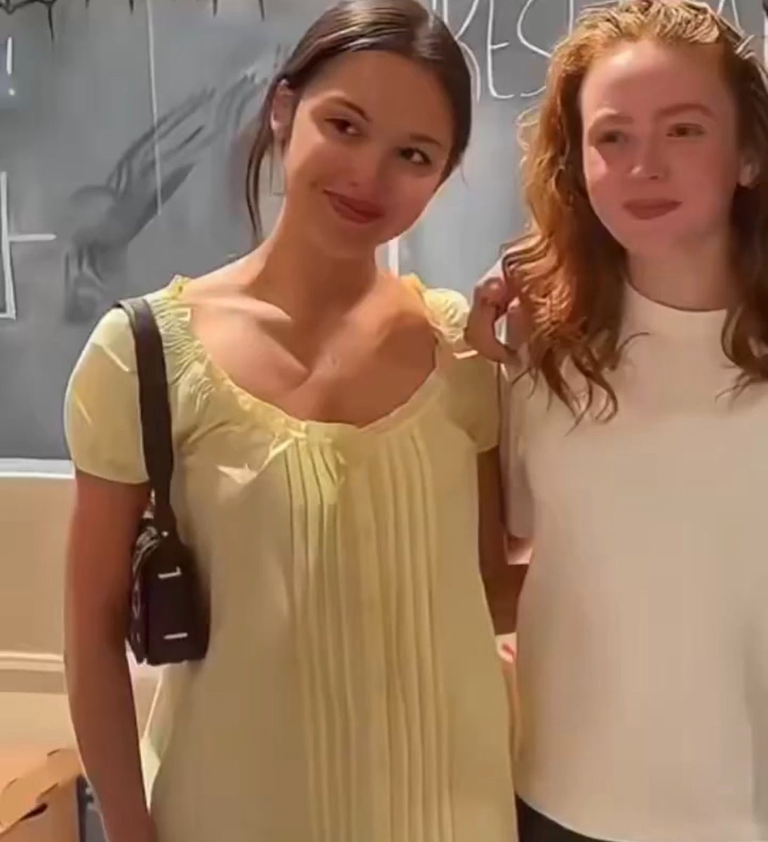 GRACIE IS PRETTY SAD ᥫ᭡ tweet media