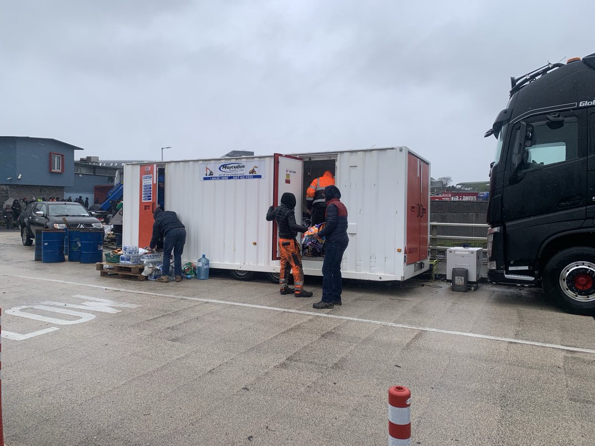 gunhilljen13's tweet image. Just left the Galway #fuelprotest. It does not look like the lads plan to leave anytime soon. They just let out a couple of tankers.. now it’s up to Mehole to LISTEN.