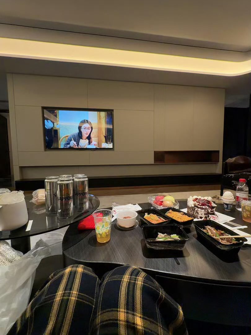 grethrem tweet media