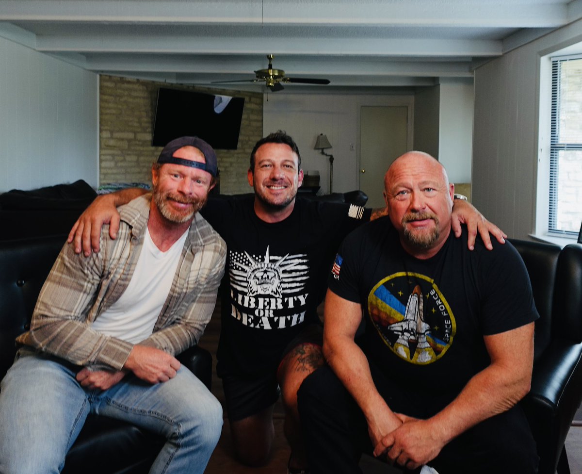 The Shawn Johnson Podcast tweet media