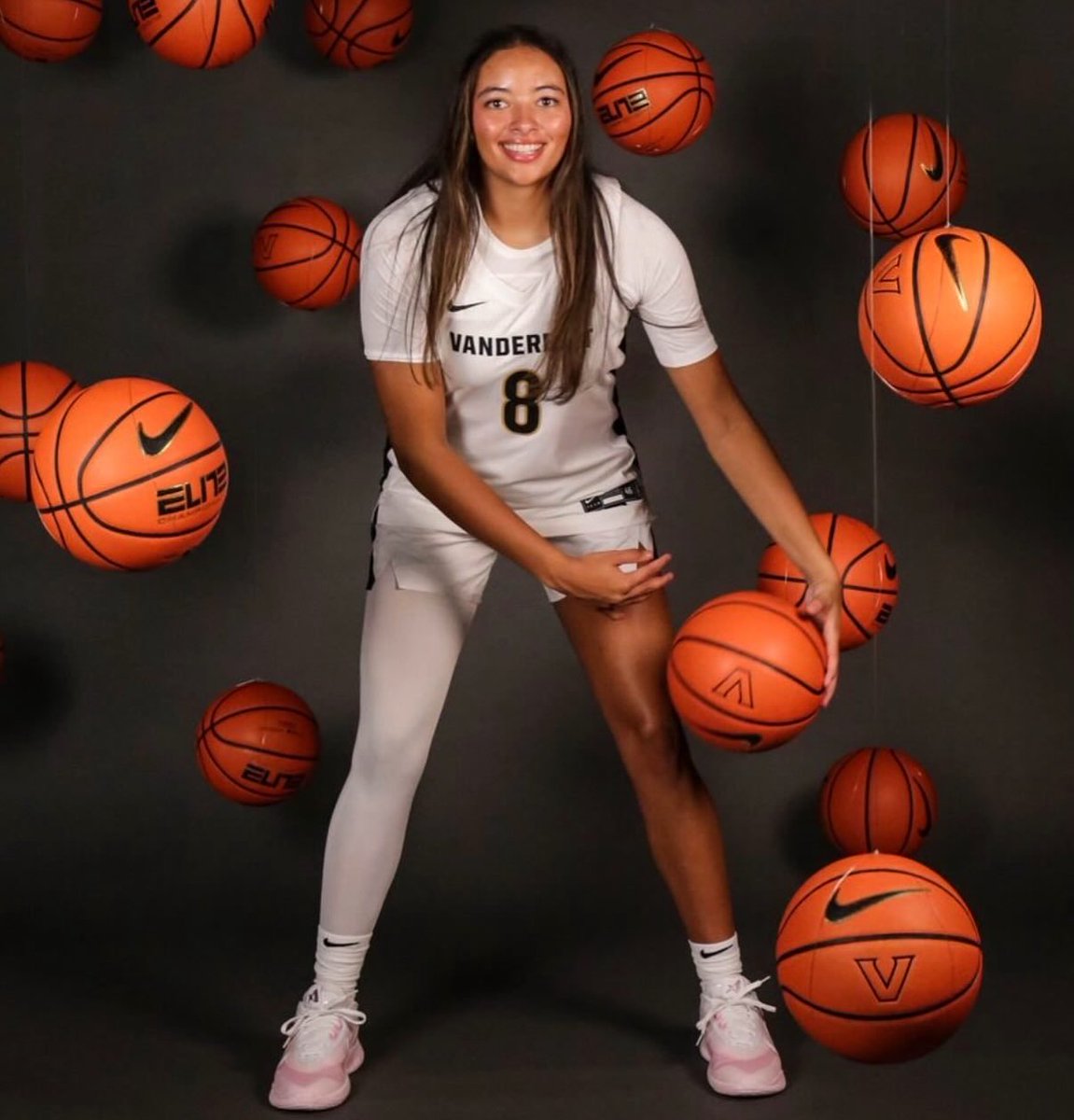 E J 🏀 tweet media