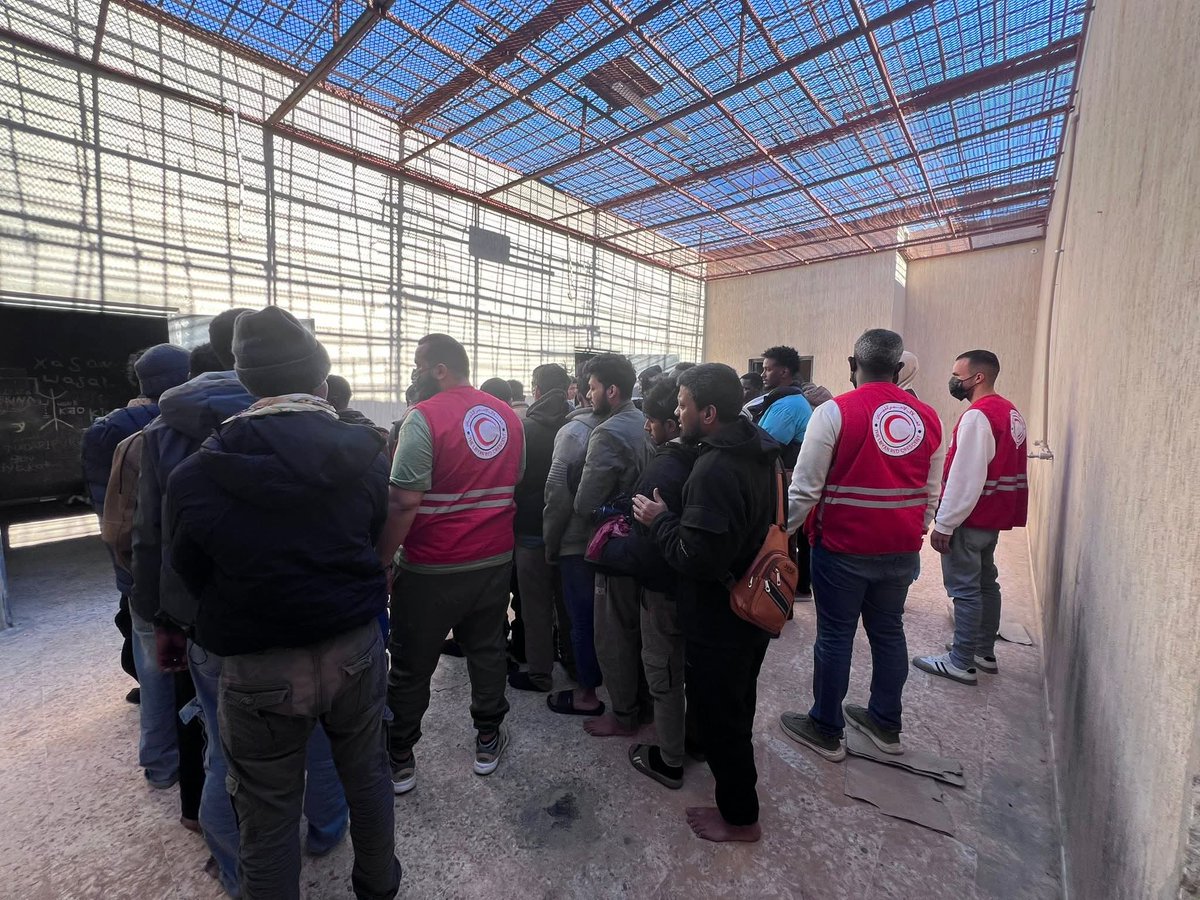 rgowans's tweet image. 🔴 #SAR 10.04.26 - Counter-Security Threats Agency rescued a group of #migrants whose boat capsized off the coast of Sorman. All upon disembarkation were provided with medical and humanitarian assistance by Libyan Red Crescent and subsequently transferred to CSTA HQ.