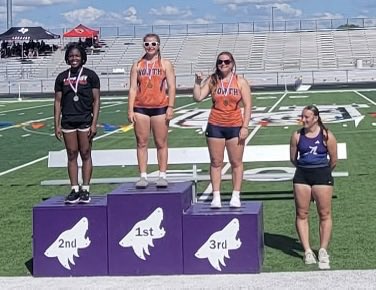 Congrats to <a href="/LovejoyXCTF/">Lovejoy XC / T&F</a> Teni Segun for her🥈in the VG Discus @ the UIL 9-5A District Track Meet with a throw of 121’5” &amp; AREA QUALIFIER‼️