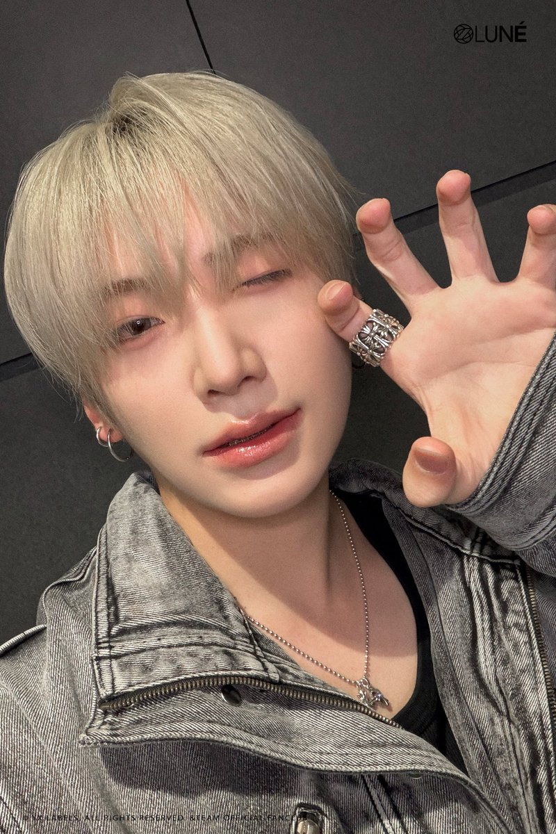 samidcre's tweet photo. YUM BRACES NOBODY MOVEEEE https://t.co/pQLnMksEYC