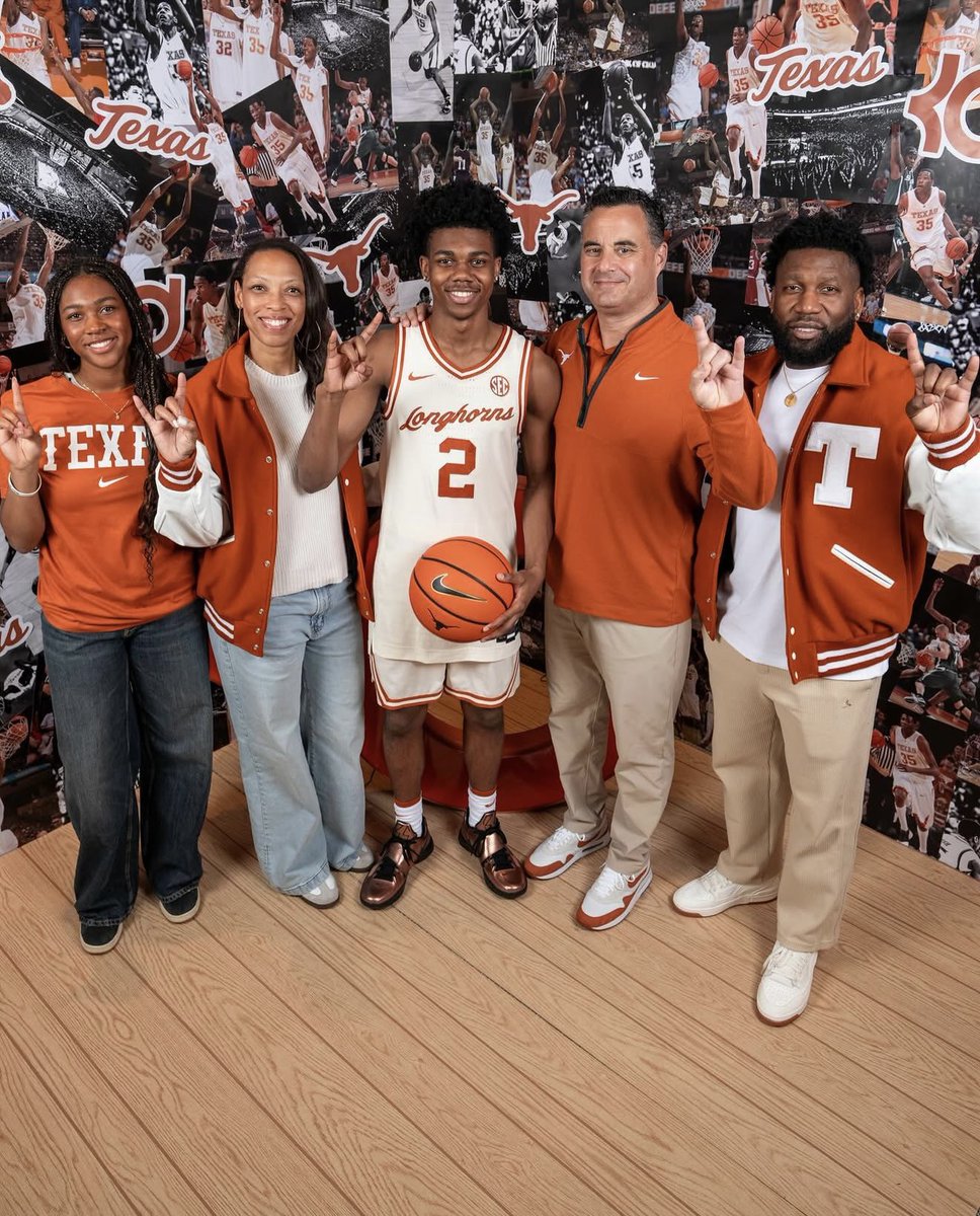 Texas commit Isaiah Johnson on his visit to Texas

via IG

#HookEm