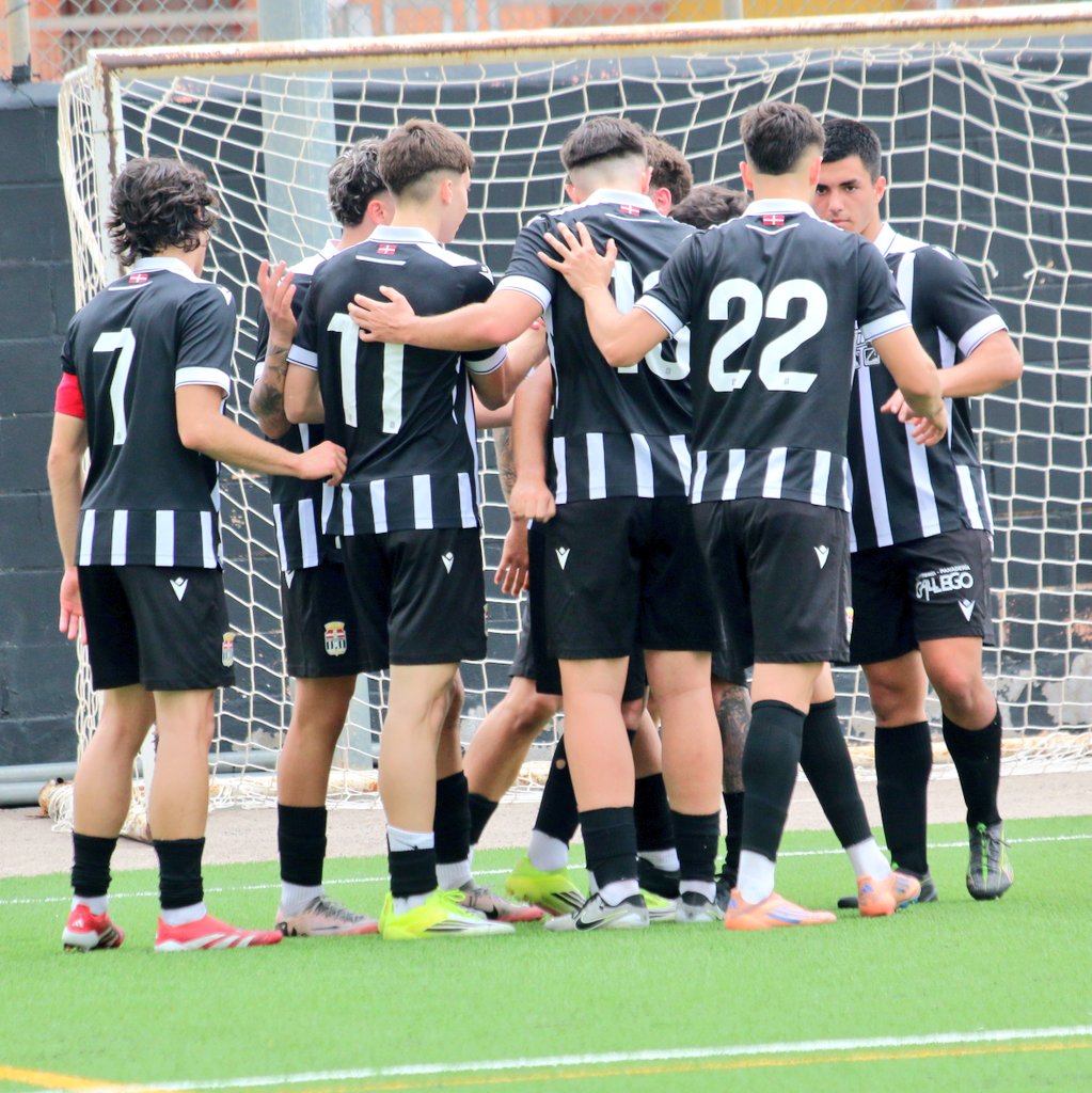 JUVENIL A | 2️⃣-1️⃣

FINAL | ¡Un pasito más cerca! El gol de Linares, junto con el de Pablo nos dan los 3 puntos en el partido aplazado frente a la <a href="/EFTorrePacheco/">EF Torre Pacheco</a>

#CartagenaTorrePacheco
#LigaNacional
#CanteraAlbinegra
