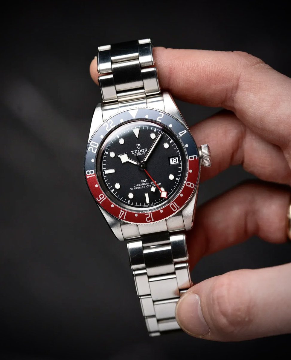 woachtung's tweet image. Şimdiye kadar gördüğüm en gösterişsiz ve ağırbaşlı Pepsi 🔴🔵
*Tudor ~ Black Bay GMT Pepsi
#tudor #blackbay