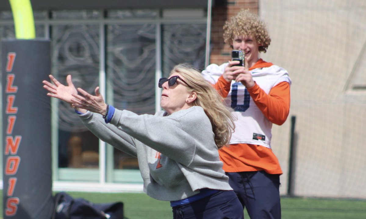 JWerner247's tweet image. #illini Mom’s Day practice underway
