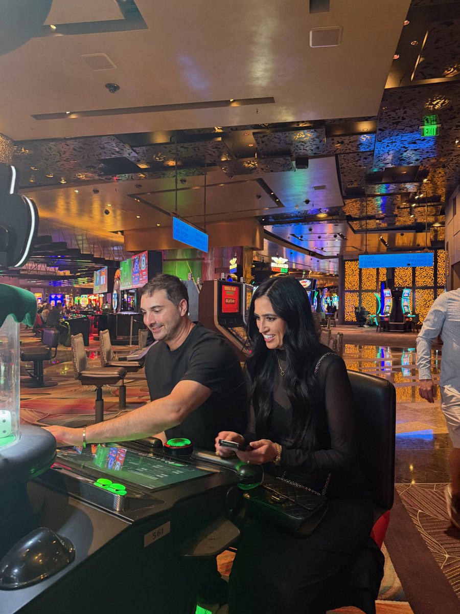 NathanJudah's tweet image. When Wolves drive you to drink &amp;amp; gamble 😮‍💨 #vegas #wwfc