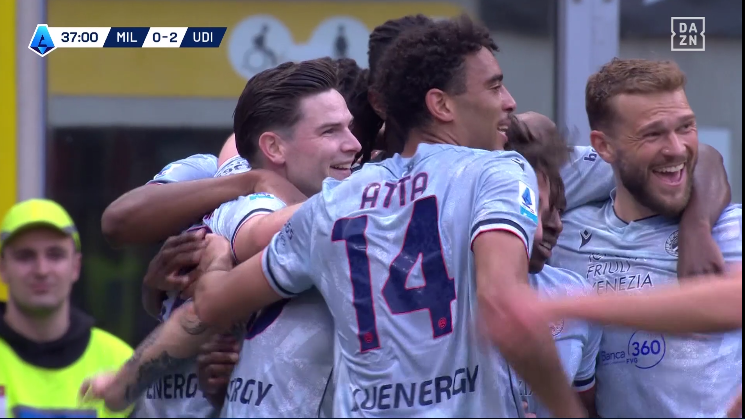 Wow Milan qui est mené 2-0 par l'Udinese avec un caviar de Zaniolo pour la tête d'Ekkelenkamp #MilanUdinese