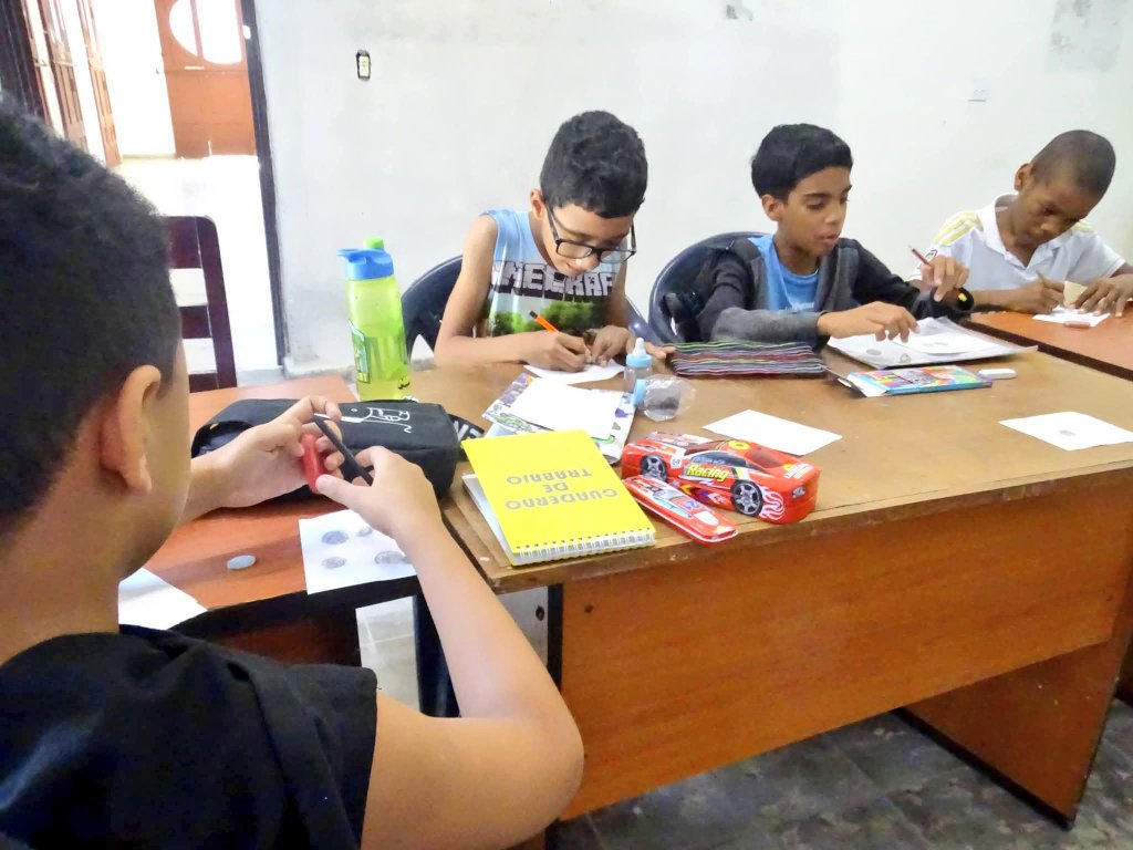 Taller de Artes Visuales "Manecitas Creadoras", auspiciado por el Consejo Provincial de las Artes Plásticas en #Guantánamo desde el Palacio Salcines.