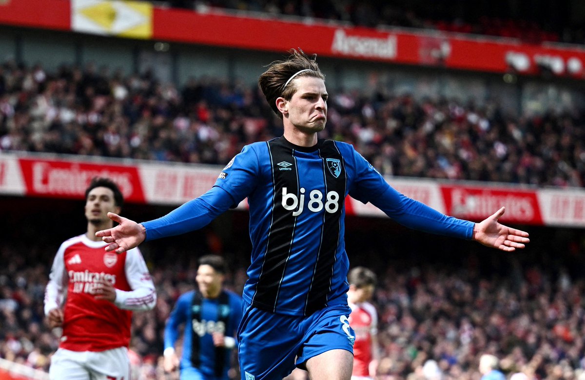 simplyafcb's tweet image. there’s a whole gallery of Alex Scott winner photos from today. It’s majestic. #afcb