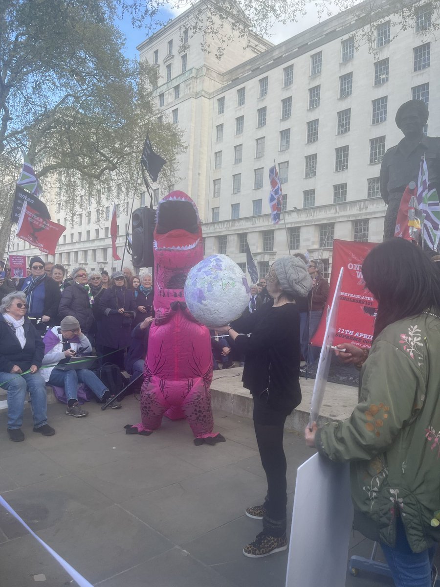 WRNWestLDN's tweet image. Almost a year after the #SupremeCourtRuling, we marched today to remind @bphillipsonMP &amp;amp; @Keir_Starmer to do their jobs &amp;amp; enforce women’s legal right to single-sex spaces. Thank you @acts_grassroots! #199DaysLater