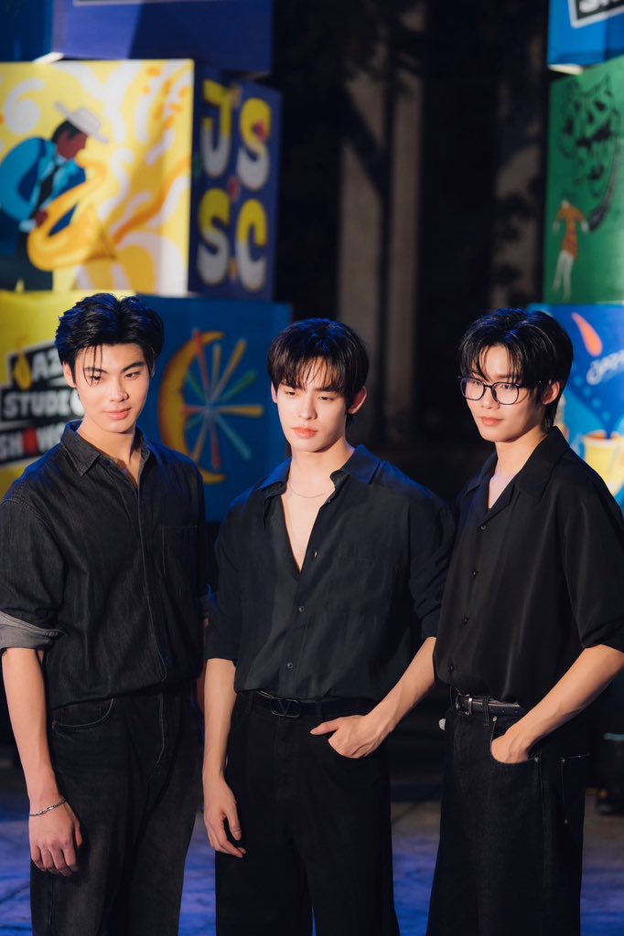 ฮิวจ์ฮิ้ว tweet media