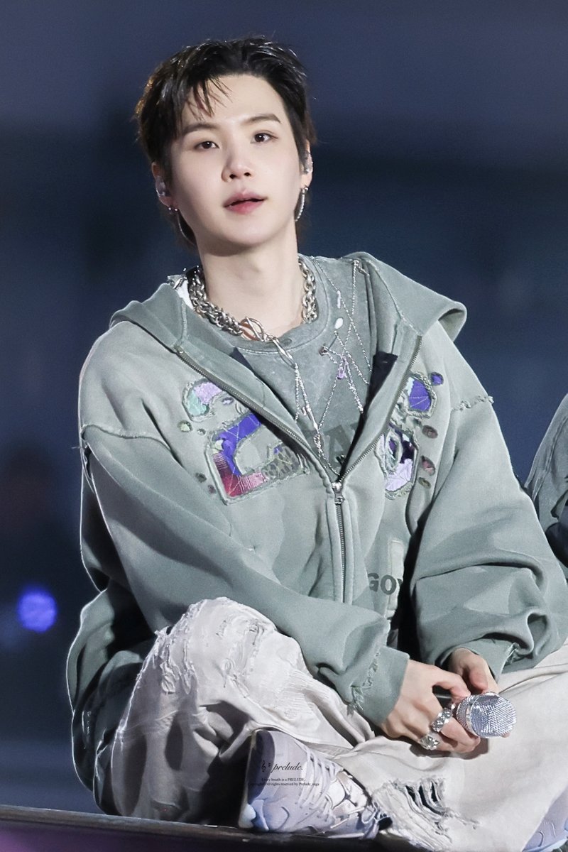 Prelude. ♪ tweet media