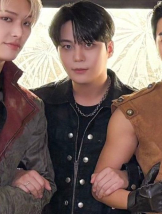 Star✨️(new account) tweet media