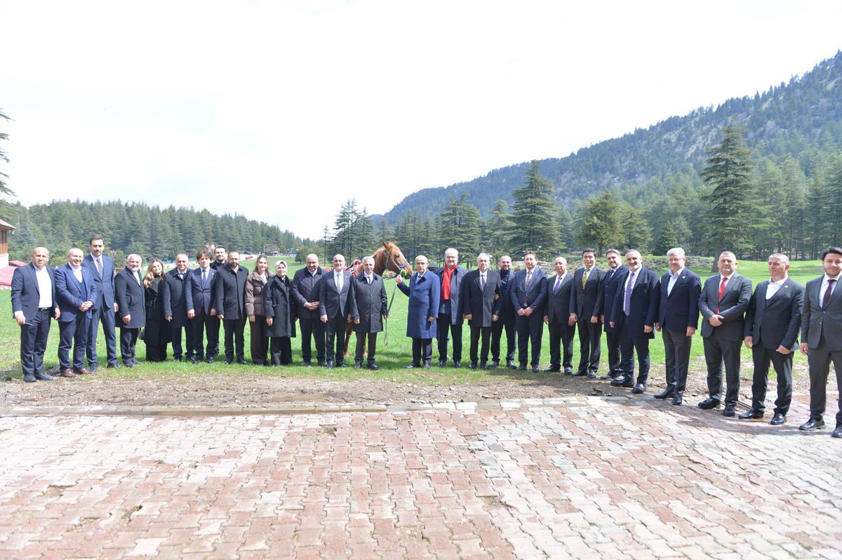 teopolitik's tweet photo. Kültür ve Turizm Bakan Yardımcımız Sayın Dr. Serdar Çam ve heyetimizle birlikte #Başkonuş Yaylamızı ziyaret ettik.

Doğanın eşsiz güzellikleriyle göz kamaştıran, serinliğiyle huzur veren bu kıymetli bölgemizin turizm potansiyelini yerinde inceledik.

#Andırın’ımızın ve #Kahramanmaraş’ımızın saklı cennetlerinden biri olan #Başkonuş Yaylası’nı daha güçlü bir şekilde turizme kazandırmak için çalışmalarımızı kararlılıkla sürdürüyoruz.