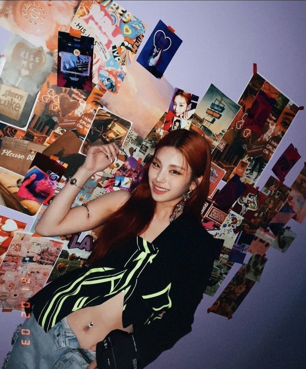 itzy old files tweet media