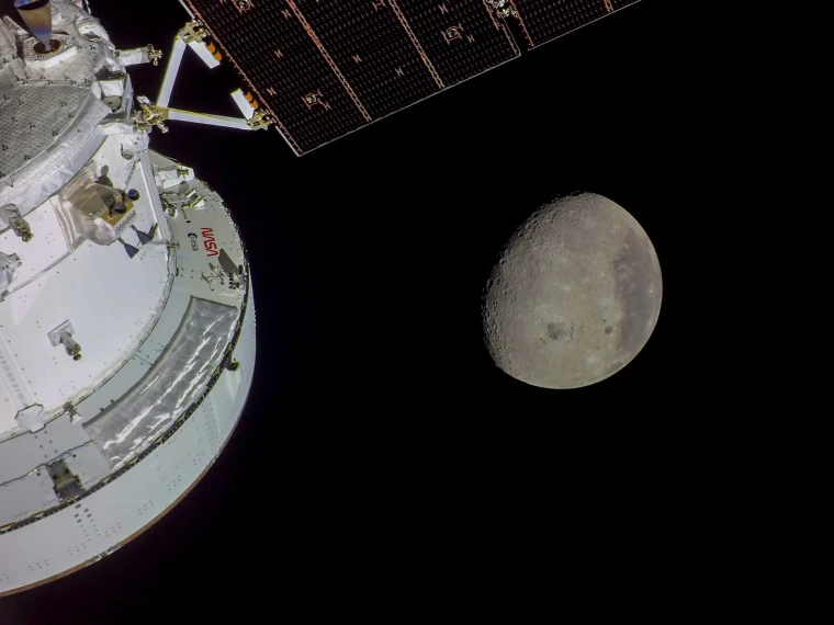 ElBadiablo's tweet image. Ayer la misión Artemis II no solo completó su viaje; trazó el mapa hacia nuestro futuro. 
Hoy parece un hito histórico, mañana será el patio de recreo de las próximas generaciones. Nuestra especie no solo mira las estrellas, ¡ya está aprendiendo a caminar entre ellas! #MoonToMars