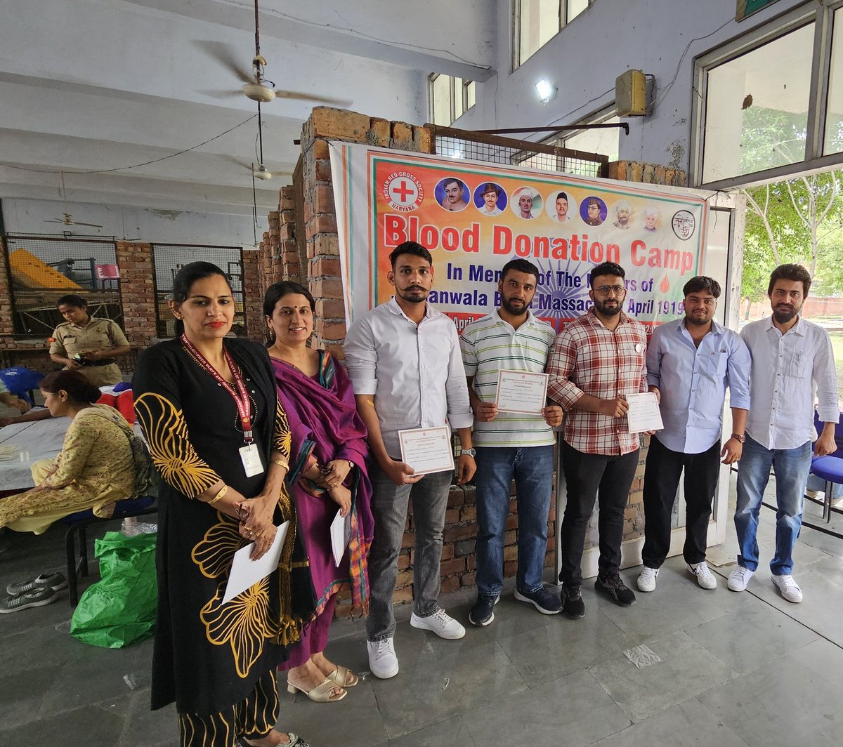 _AjayHooda's tweet photo. #प्रणाम_शहीदां_नु
 Today #Blood_Donation_Camp at #MKJK_College_Rohtak in Memory Of 🇮🇳Martyrs Jalliawala Bagh Massacre in 13April 1919
Thanks and congratulations to all the blood donors.🙏😊
#Donatebloodsavelife 
#MDU @BloodDonorsIn @cmohry @DiprHaryana @MANAGEROFFOUND2 @SonuSood https://t.co/J9bQcTszx1