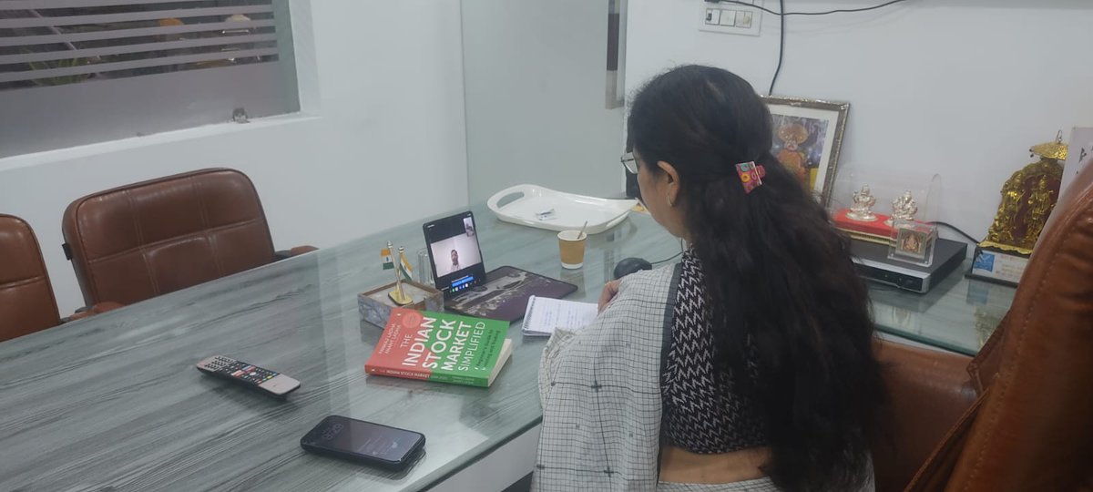 kanta_kardam's tweet image. आज आगामी कार्यक्रमों को लेकर आयोजित महत्वपूर्ण वर्चुअल बैठक में माननीय प्रदेश अध्यक्ष @mppchaudhary जी एवं प्रदेश संगठन महामंत्री @idharampalsingh जी का मार्गदर्शन प्राप्त हुआ।
उनके विचारों एवं दिशा-निर्देशों से संगठन को और अधिक सशक्त बनाने की प्रेरणा मिली।
#Organization