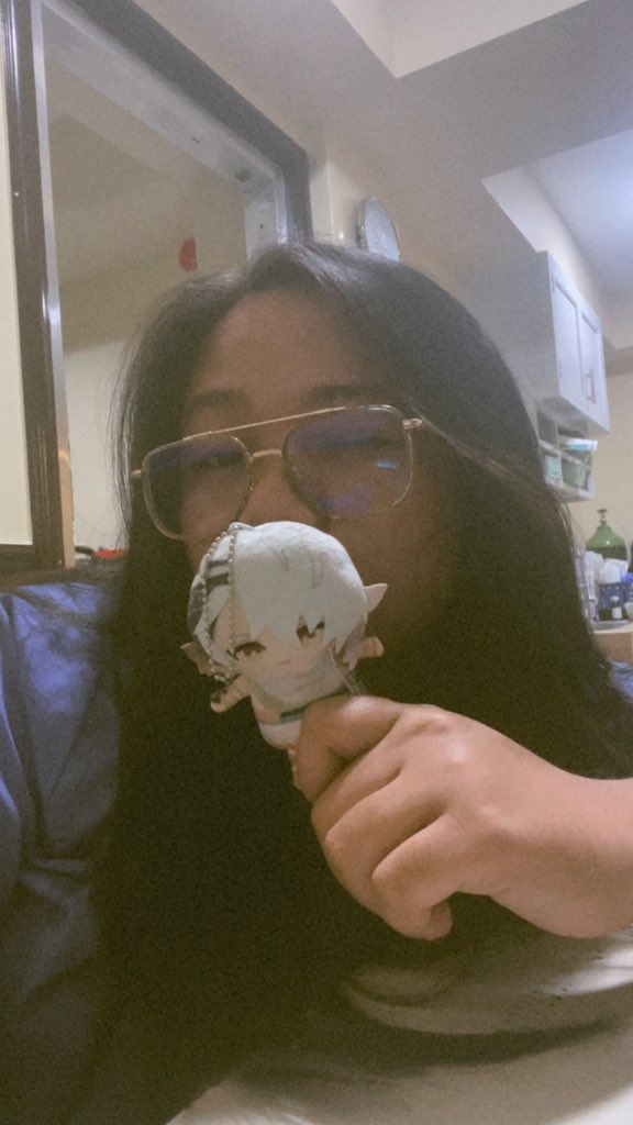 just_jaykei's tweet image. using casspape to cover my face 🤭

 #dewyselfieday