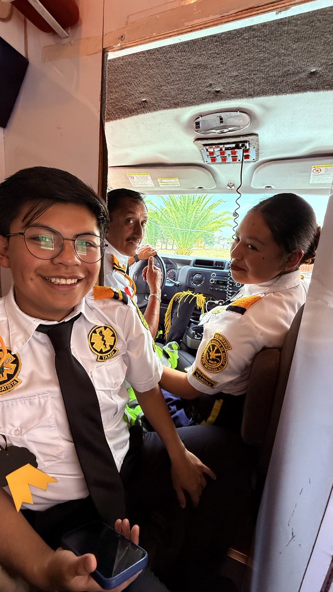 nachoarroyo90's tweet image. 🚩 Cruz Ámbar continuó su expansión con la apertura de Santa Cruz Tlaxcala, fortaleciendo la atención prehospitalaria y coordinación municipal. #Emergencias #México #CruzAmbarTlaxcala #SubComandanteCruzAmbarTlaxcala