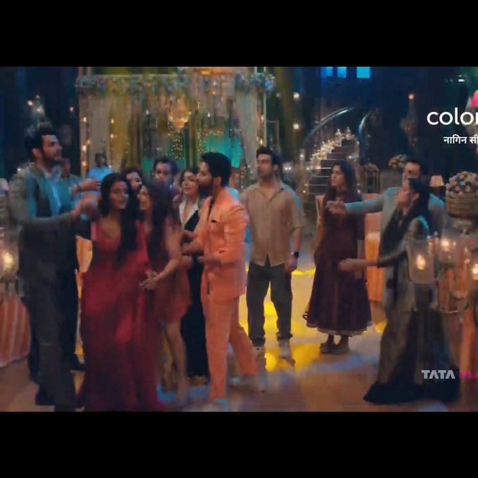 fanly516769's tweet image. Naagin show ki ye light on off ka Jo drama hai ye kab khatam Hogi .  
Itne sare season the  Lekin ye light Kyu blink ka koi drama nahi tha....
Matlab Kya hua makers ko .
Or #ekta Kya dekhti hai show ko...???

Pls..it's annoyin
Meri Eyes bhi tired ho gaye .
Nonscence

#Naagin7