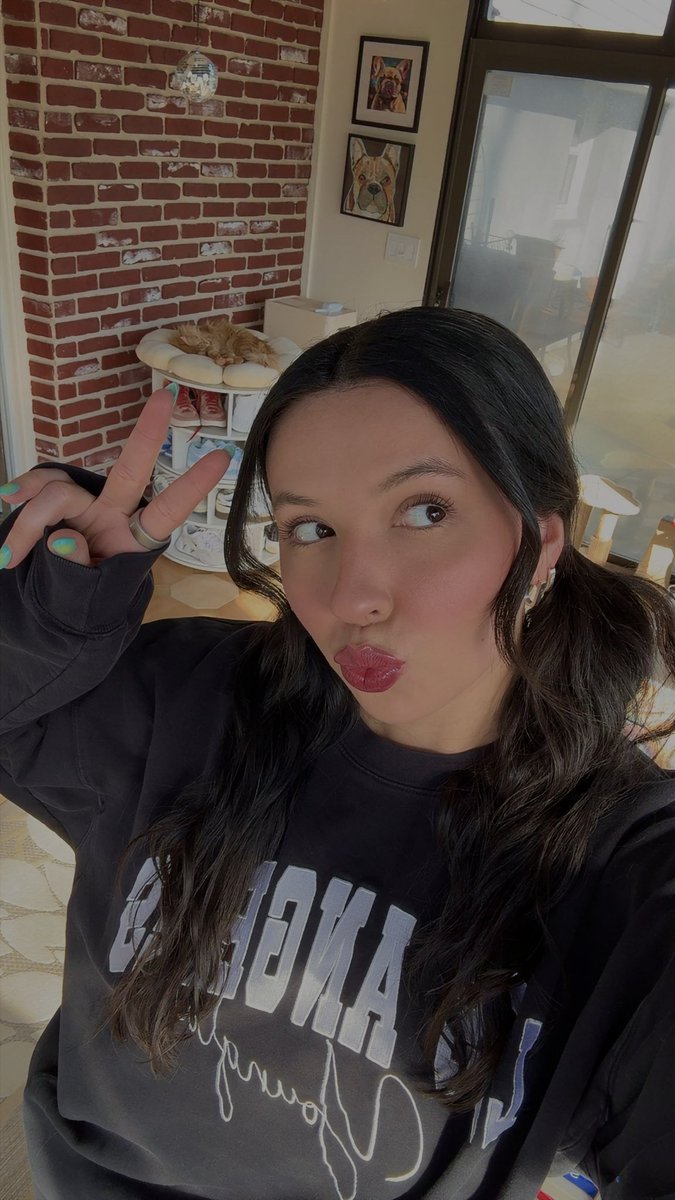 itsraychel tweet media