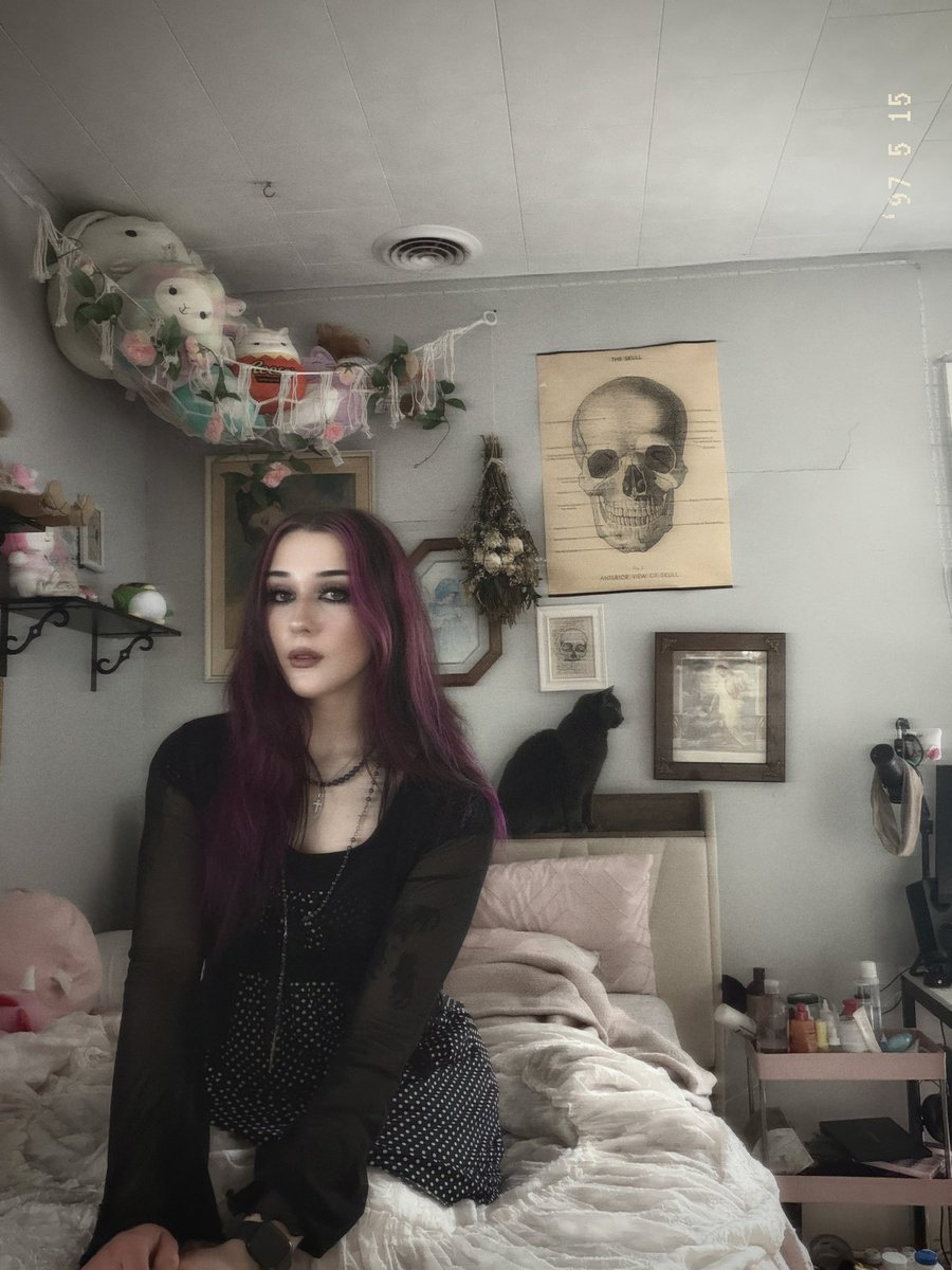 drainerkitty0's tweet photo. hi twitter put on some healthy weight 😀 https://t.co/hm3JzokDIX