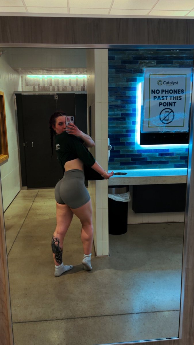 drainerkitty0's tweet photo. hi twitter put on some healthy weight 😀 https://t.co/hm3JzokDIX