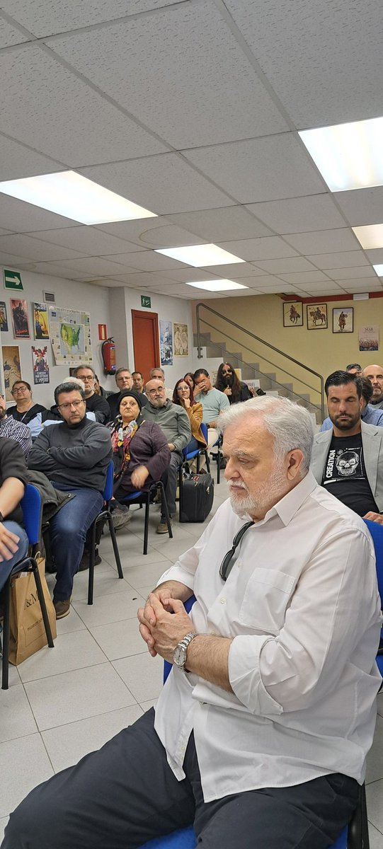 RomaHistoria's tweet photo. Pues hoy nos hemos juntado en @viejos_tercios casi cincuenta divulgador@s de toda España para conocernos y hablar de divulgación honesta. 
Despues comida y sobremesa( como es normal) todo gracias a la Divulgadores de la Historia , mi familia y amig@s. https://t.co/FPu5RUe2Mq