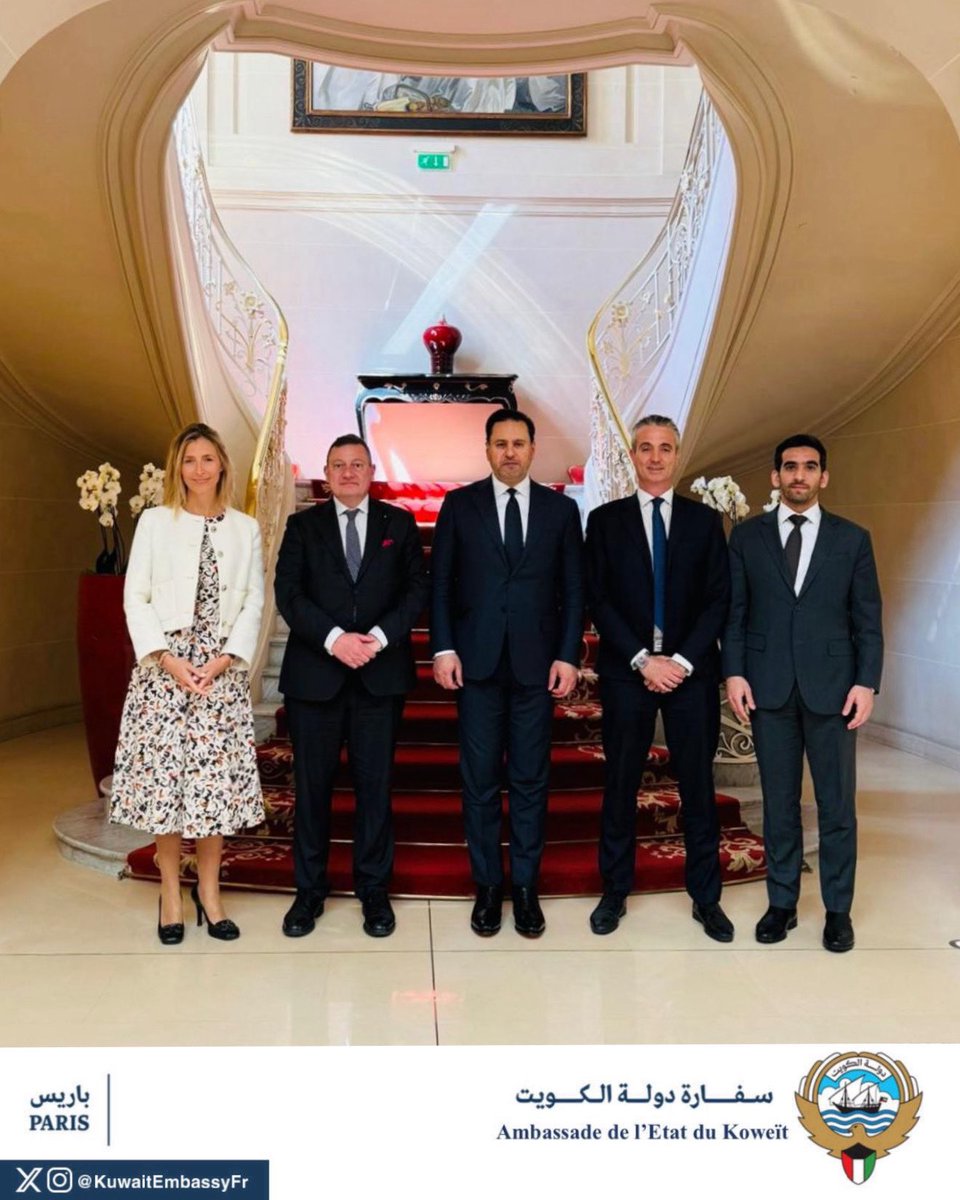 KuwaitEmbassyFr's tweet photo. اجتمع سعادة السفير عبدالله سليمان الشاهين، بكل من السيد جوليوم روز، الرئيس التنفيذي لمجلس موناكو الاقتصادي، والسيد جاستن هايمان، نائب الرئيس التنفيذي، والسيدة فاني كونترالت، مديرة العلاقات في المجلس.
@MEB_Monaco 
@GvtMonaco 
1/3 https://t.co/79Ii4j8PYV