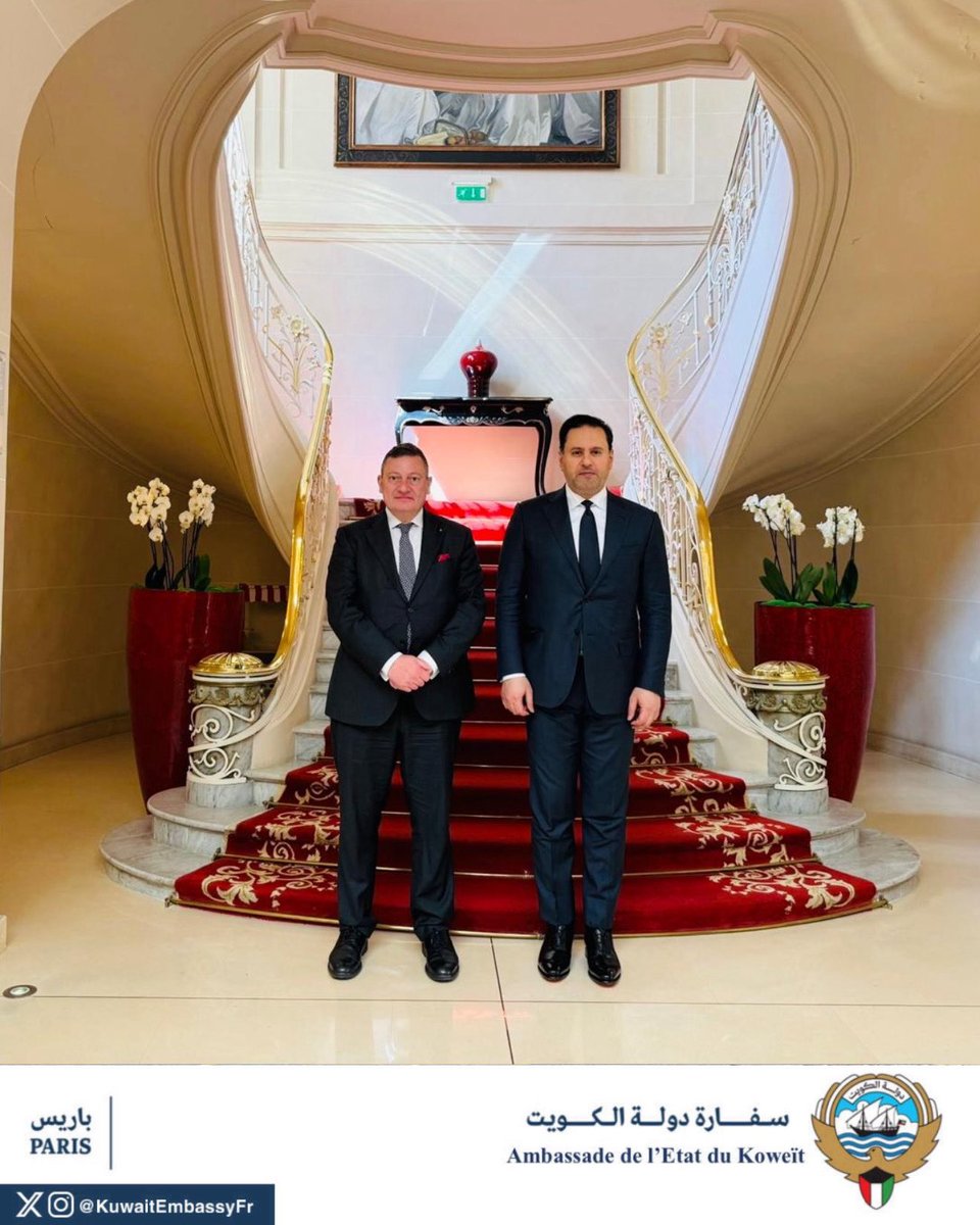 KuwaitEmbassyFr's tweet photo. اجتمع سعادة السفير عبدالله سليمان الشاهين، بكل من السيد جوليوم روز، الرئيس التنفيذي لمجلس موناكو الاقتصادي، والسيد جاستن هايمان، نائب الرئيس التنفيذي، والسيدة فاني كونترالت، مديرة العلاقات في المجلس.
@MEB_Monaco 
@GvtMonaco 
1/3 https://t.co/79Ii4j8PYV