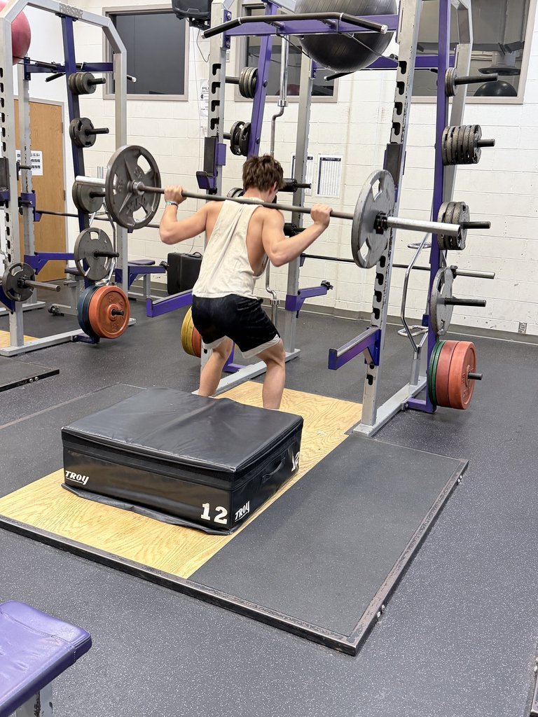 FBLouisville's tweet image. Rain or shine, hot or cold, snow or wind, LIONS always prepare their attacks!  This is where it starts!  #GoHunt