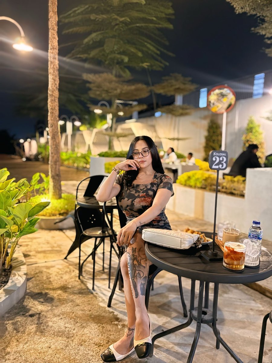 Queen Veby Ladyboy / Waria tweet media