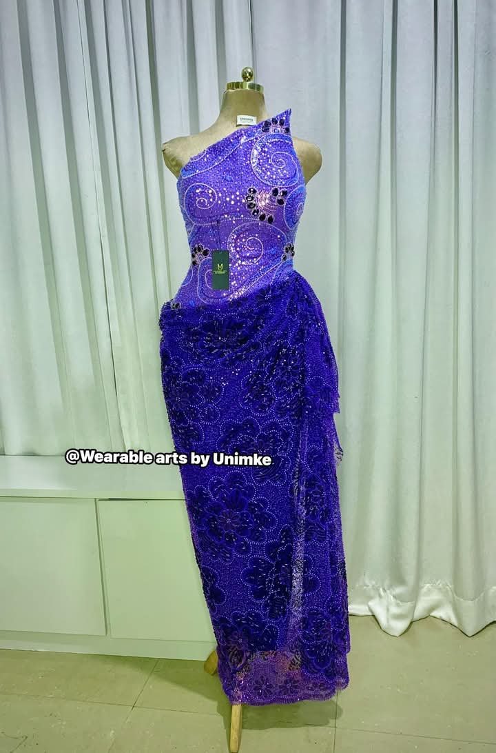 hyman0701's tweet photo. 🪻🪻🪻
Behold this gorgeousness 🤩
Made in Nigeria but guess the country it’ll be worn in ?🥰
👗 Wearable arts by Unimke
For inquiries and bookings , kindly send a DM and worldwide shipping is available with ease
#customade #nigerianfashiondesigner https://t.co/cR7l2kSbmy