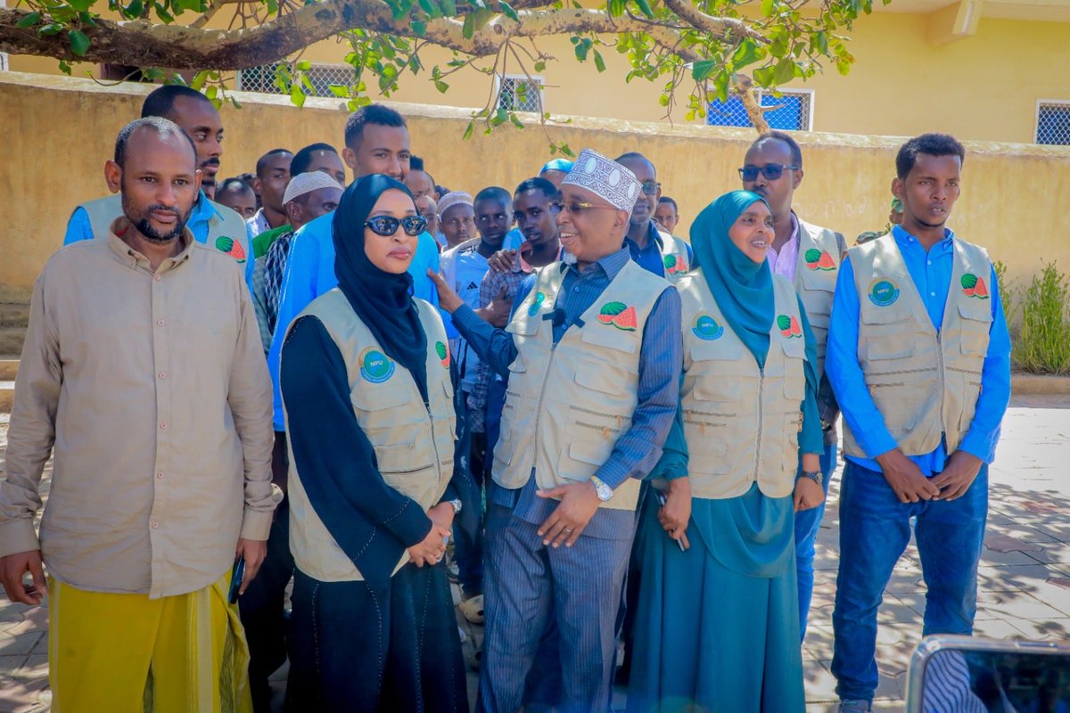 ShariifHSheikh's tweet photo. Maanta waxaan si rasmi ah uga soo qaatay kaarka codbixinta xafiiska Guddiga Doorashooyinka, taas oo ah tallaabo muujinaysa muhiimadda ay leedahay ka qeybgalka doorashooyinka iyo xaqiijinta xuquuqda muwaadinimo. https://t.co/RDRkH1t1LT