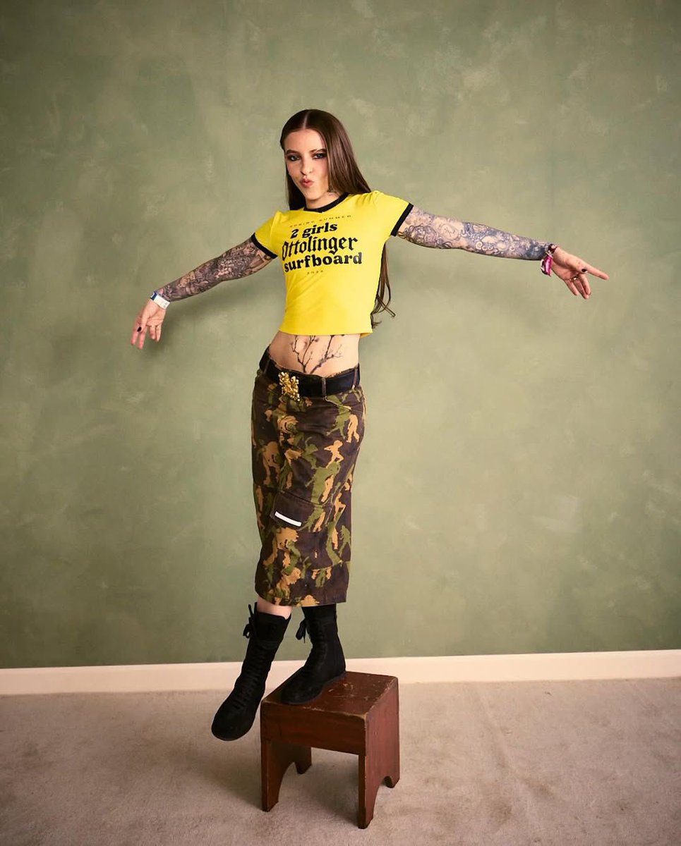 𝜗𐑞 tweet media