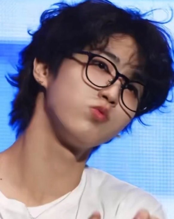 nevie ✸ tweet media