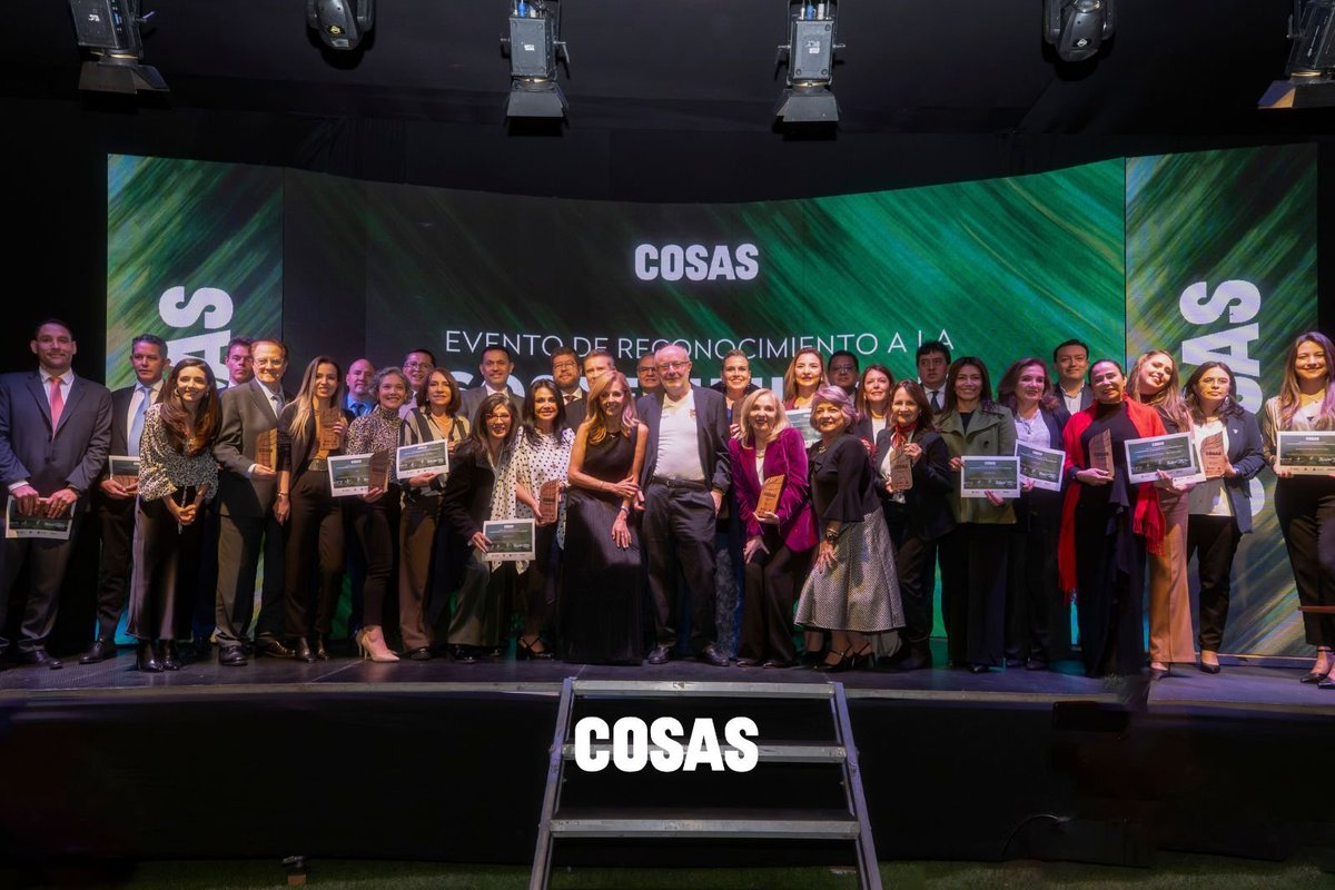 MAECgob's tweet image. 🇪🇸 ¡Descubre lo que #EstáPasando en nuestras representaciones en el exterior!

🇧🇴 La @EmbajadaEspLPaz acogió la entrega de los Premios de Sostenibilidad y Responsabilidad Social Empresarial junto a Cosas, @BagoBolivia, @PactoGlobalBol y @minplanifica. 

x.com/EmbajadaEspLPa…