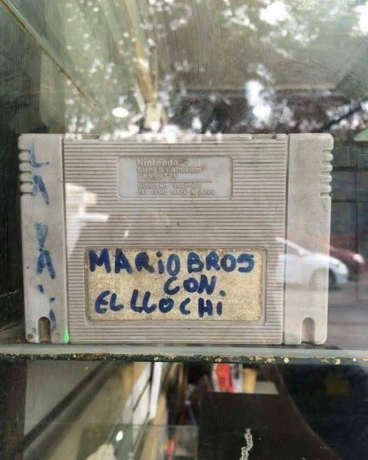 Una hormiga que mira tu post 🐜 tweet media