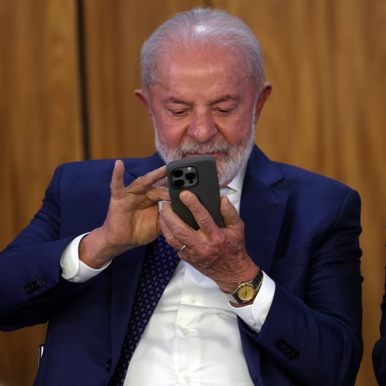 République tweet media