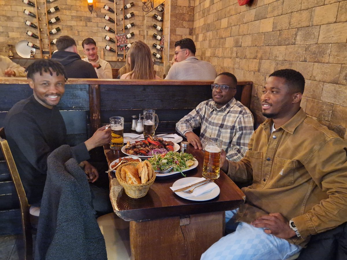 Ominorisa3's tweet photo. Cheers to more life 🥂 https://t.co/xqa7k1YN1l