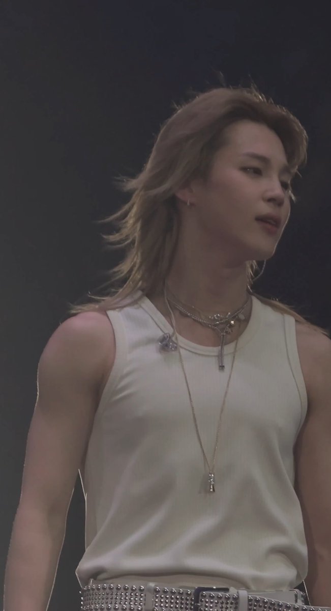 JIMIN IS LITERALLY PRINCE ERIC