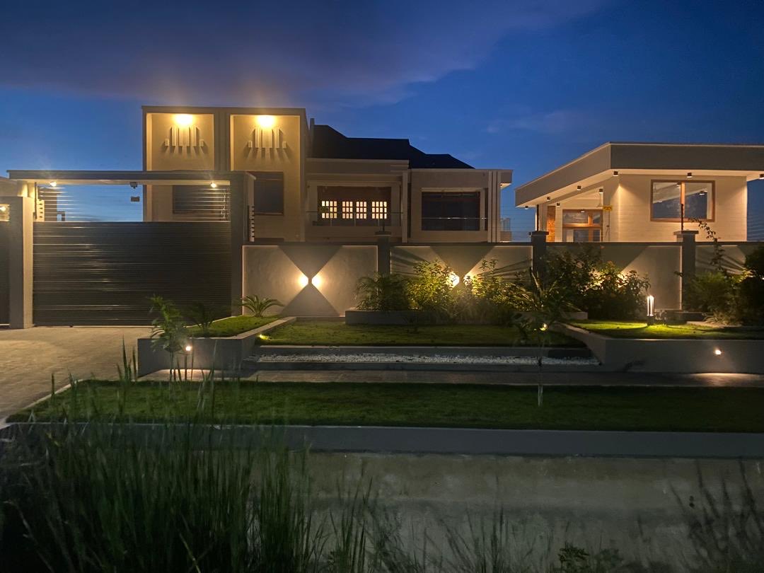 Certified Bachelor tweet media