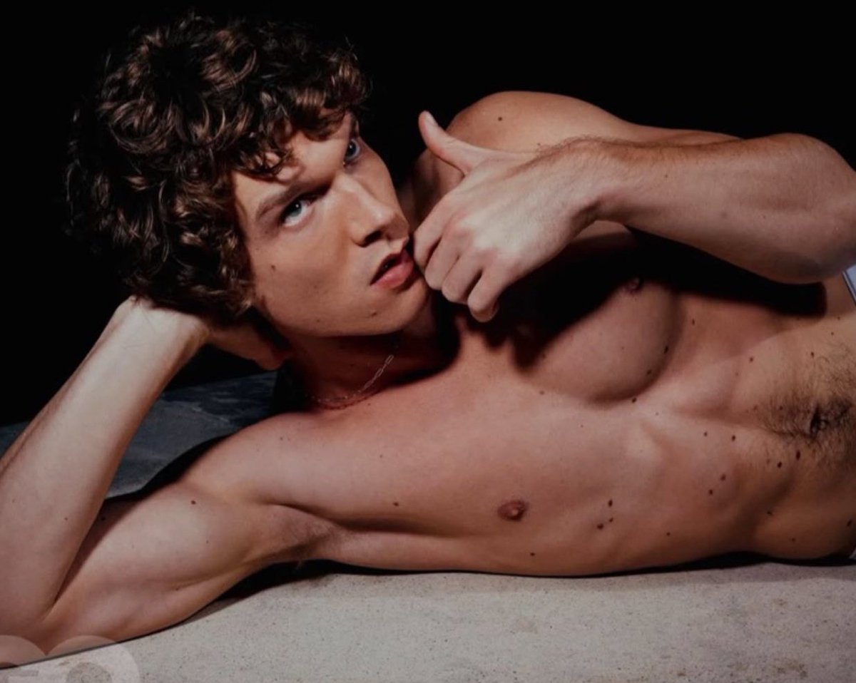 ross 🏒 tweet media